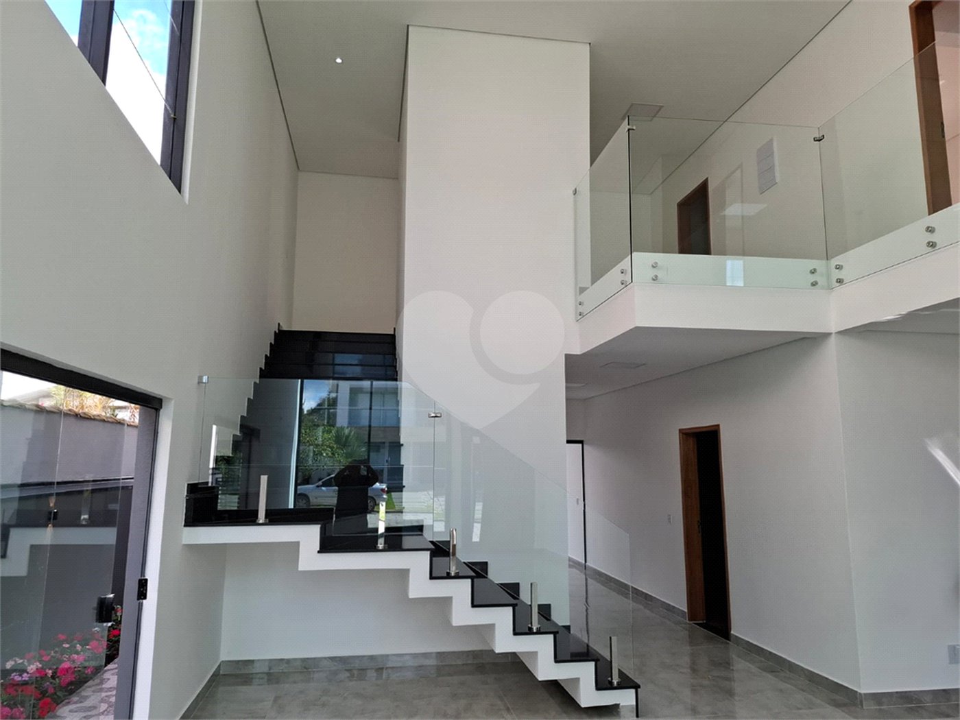 Casa à venda ou para alugar com 3 suítes no condomínio Residencial Veredas, Mogi das Cruzes - SP