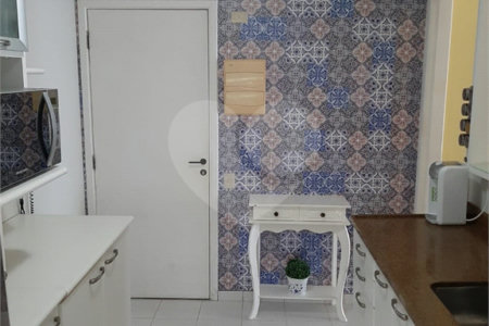 Apartamento à venda com 3 quartos, sendo 1 suíte, em Santo Amaro, São Paulo, SP