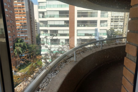 Apartamento à venda com 4 quartos, sendo 2 suítes, em Vila Uberabinha, São Paulo, SP