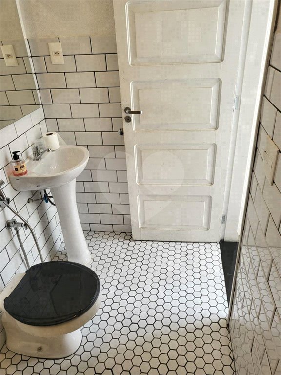 Sobrado à venda ou para alugar com 3 quartos, sendo 1 suíte, em Água Branca, São Paulo, SP