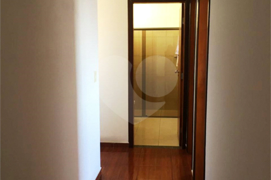 Casa à venda com 3 quartos, sendo 1 suíte, no condomínio Coelho III, São Paulo - SP