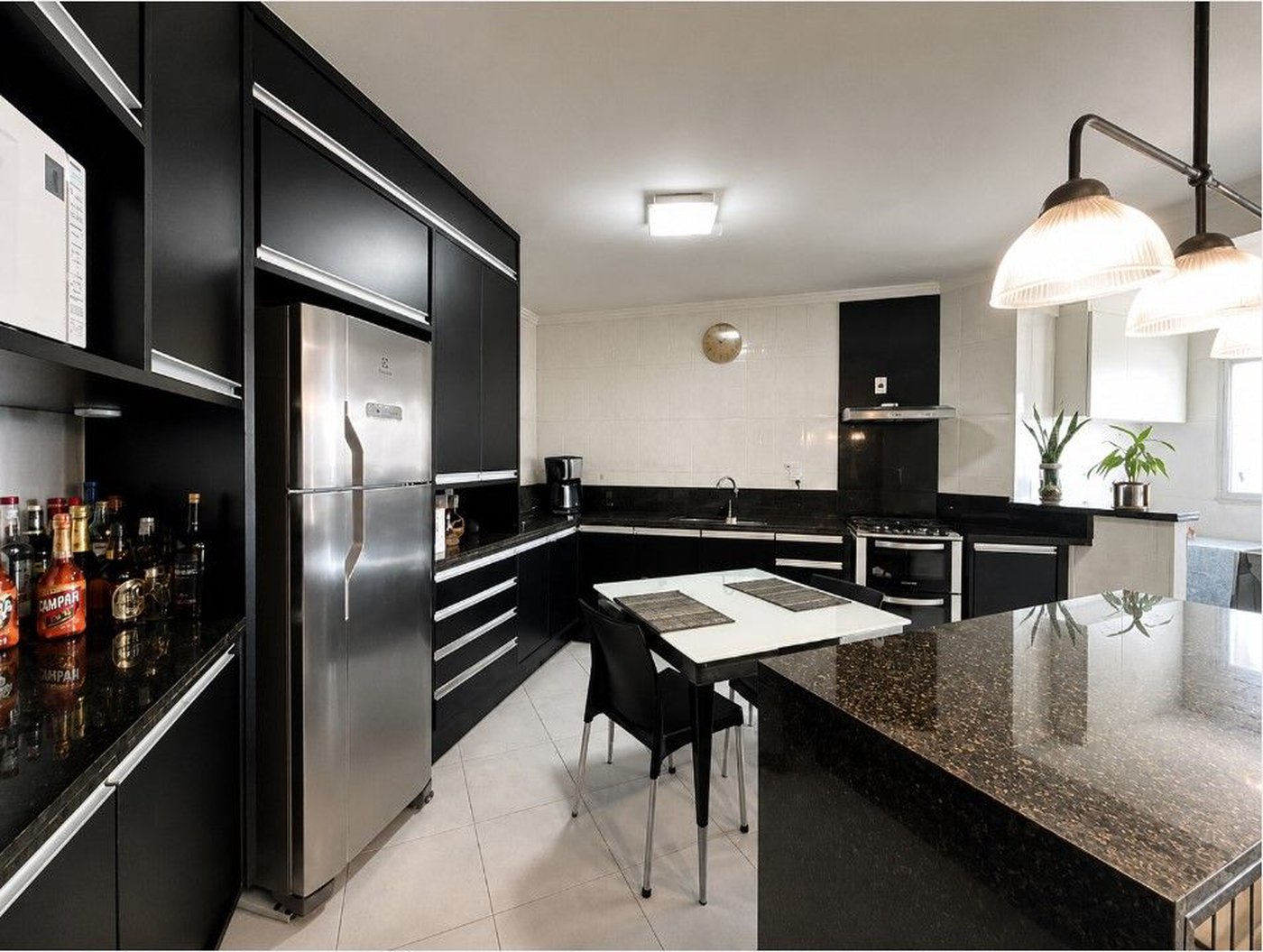 Apartamento com 2 dormitórios à venda, 89 m² por R$ 770.000,00 - Vila Guilhermina - Praia Grande/SP