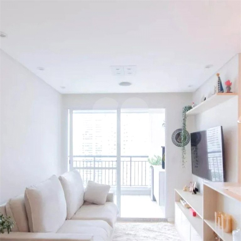Apartamento no Ipiranga de 68m2 com 2 dorms, 1 suíte, 2 banheiros, 1 vaga. Estuda permuta.