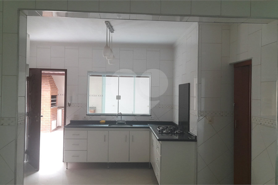 Sobrado à venda com 3 quartos, sendo 1 suíte, em Tremembé, São Paulo, SP