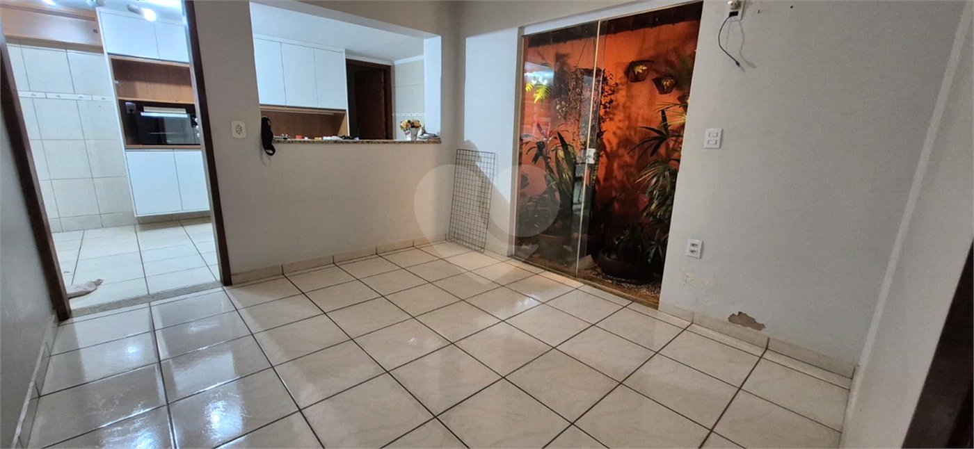 Casa à venda com 3 quartos em Jardim do Carmo, Araraquara, SP