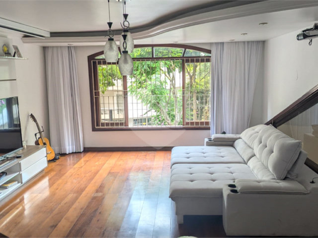 Sobrado à venda com 4 quartos, sendo 2 suítes,  em Imirim, São Paulo, SP