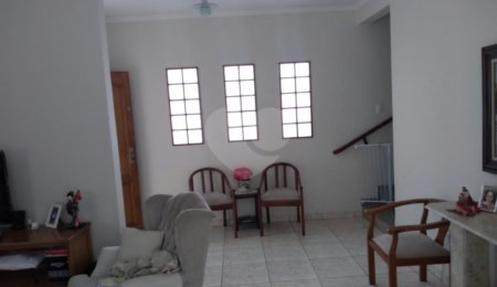 Casa à venda com 3 quartos, sendo 2 suítes,  em Vila Dom Pedro I, São Paulo, SP