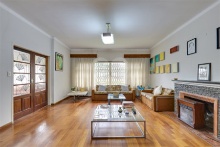 Casa Térrea à venda ou para alugar com 5 quartos, sendo 2 suítes, em Granja Julieta, São Paulo, SP