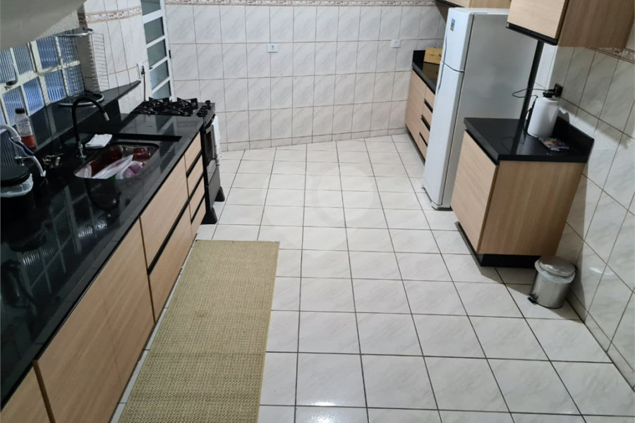 Sobrado à venda com 3 suítes em Jaraguá, São Paulo, SP