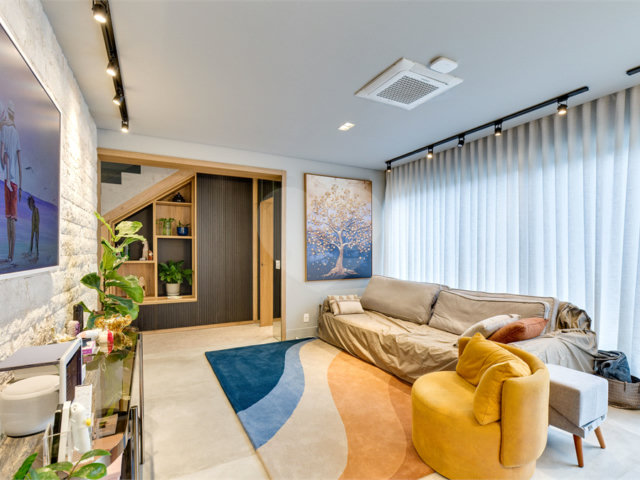 Casa à venda com 4 suítes no condomínio Jardim Flora, São Paulo - SP