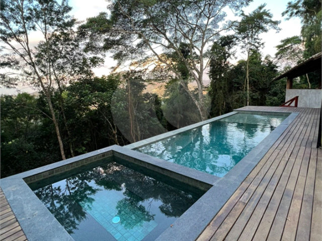Casa à venda com 3 quartos, sendo 1 suíte,  no condomínio Alpes da Cantareira, Mairiporã - SP