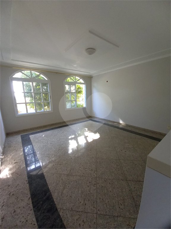 Casa à venda com 5 quartos, sendo 3 suítes, no condomínio Vinhas da Vista Alegre - Lado Sede, Vinhedo - SP