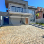 Casa à venda com 3 suítes no condomínio Shamballa 3, Atibaia - SP
