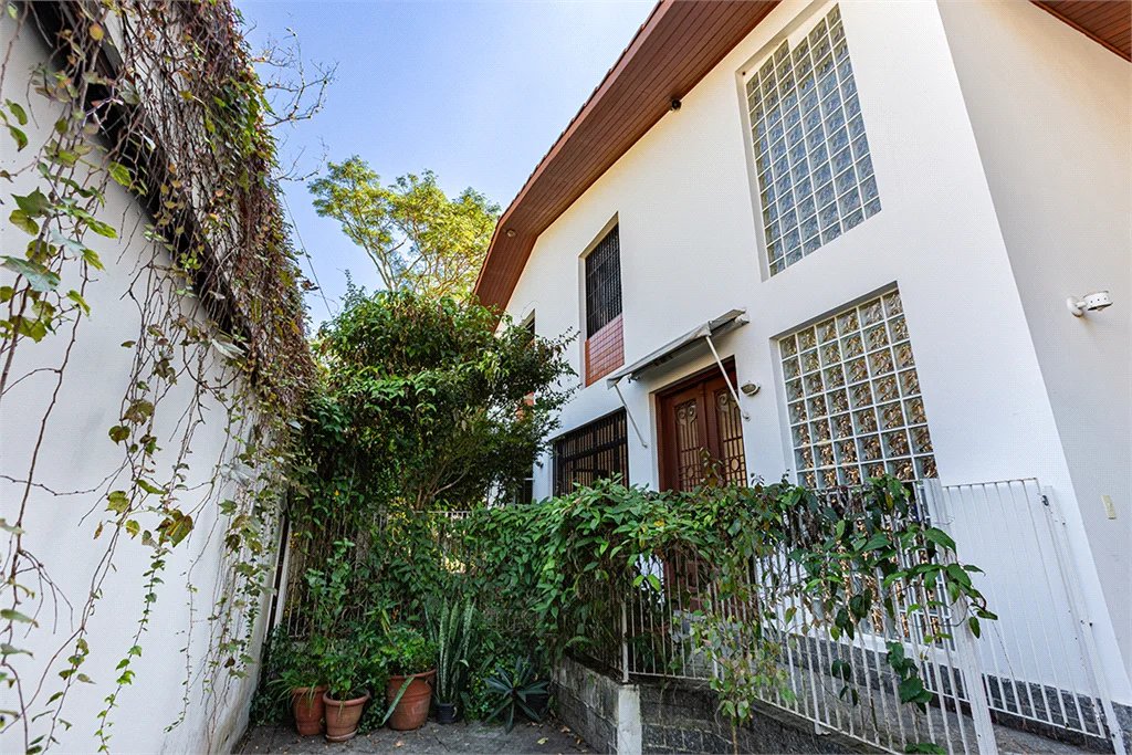 Casa à venda com 6 quartos, sendo 4 suítes, em Butantã, São Paulo, SP
