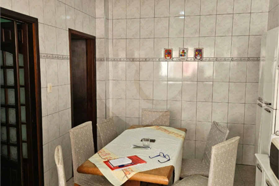 Sobrado à venda com 9 quartos em Vila Sabrina, São Paulo, SP