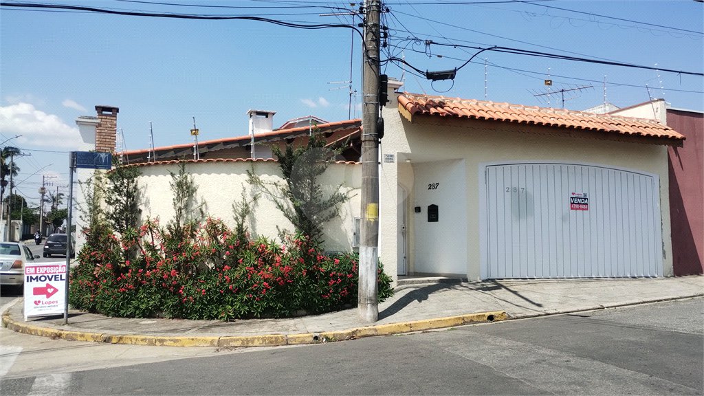 Casa à venda com 4 quartos, sendo 1 suíte,  em Vila Oliveira, Mogi das Cruzes, SP