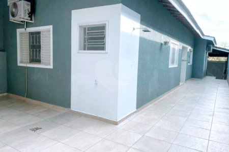 Casa Térrea à venda com 2 quartos, sendo 1 suíte,  em Nova Cerejeira, Atibaia, SP