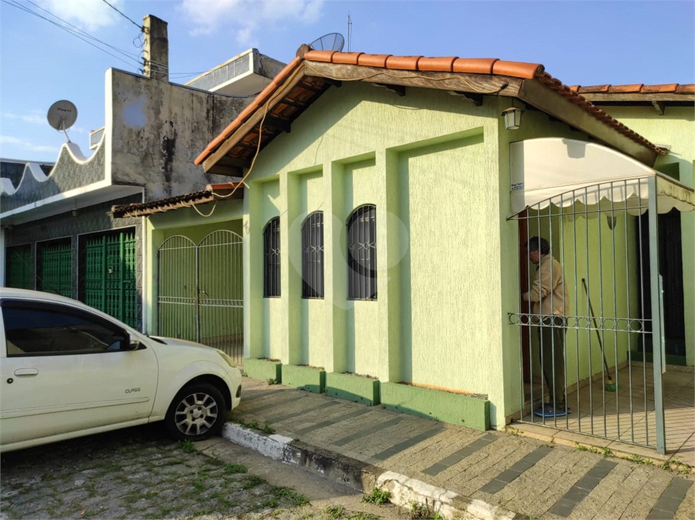Casa à venda com 3 quartos, sendo 1 suíte, no Centro, Poá, SP