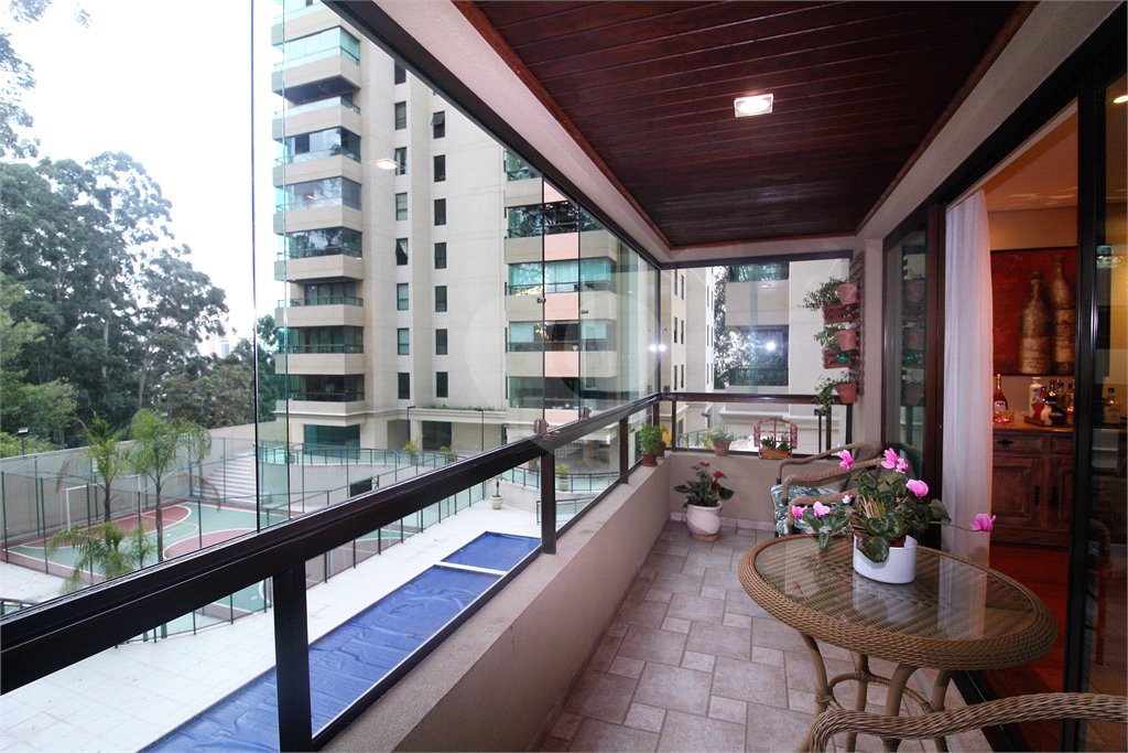 Apartamento à venda com 4 quartos, sendo 2 suítes, em Morumbi, São Paulo, SP