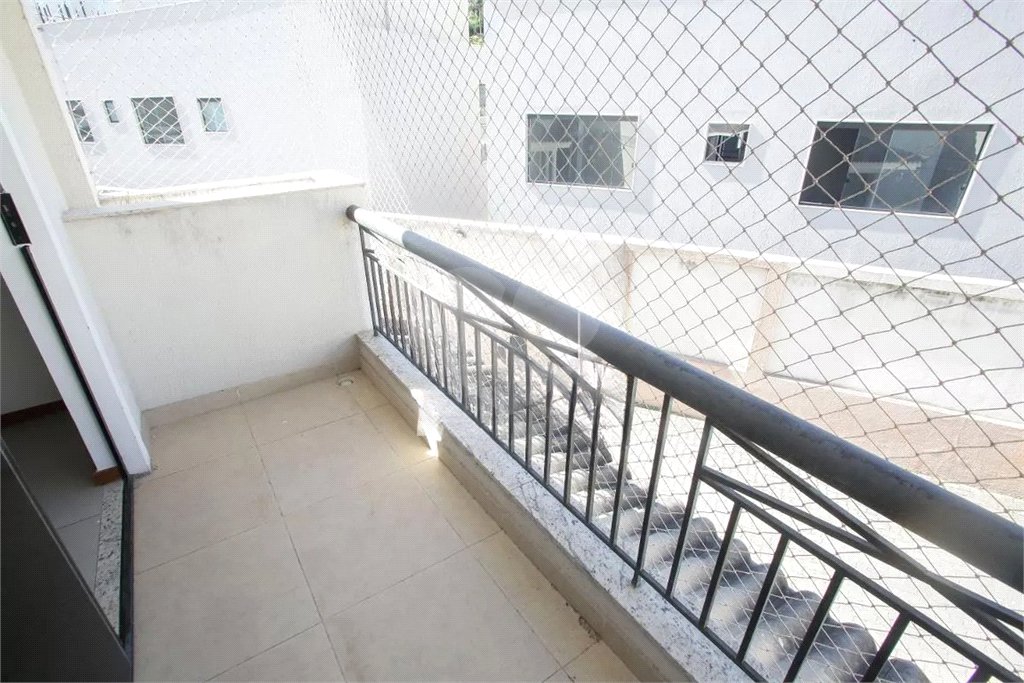 Casa à venda com 4 quartos, sendo 3 suítes, no condomínio Lícia de Alvarenga, Rio de Janeiro - RJ