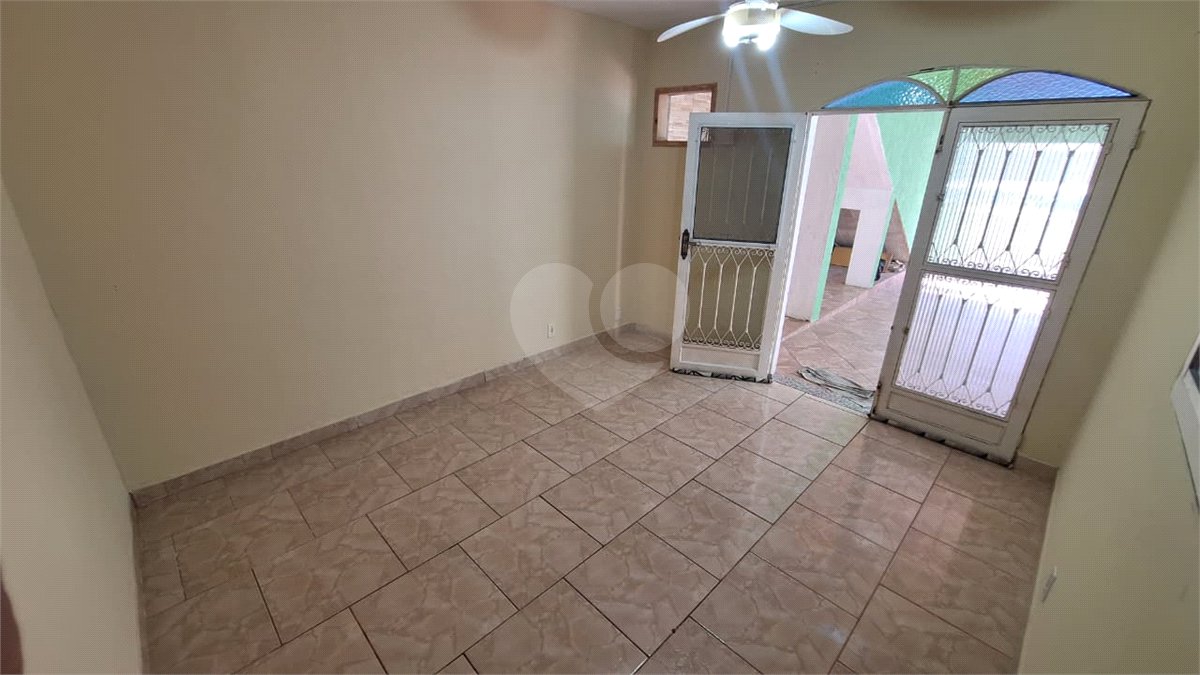 Sobrado à venda com 2 quartos em Campo Grande, Rio de Janeiro, RJ