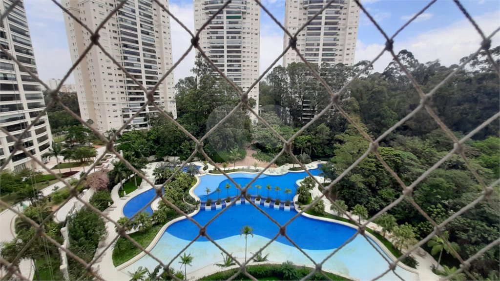 Apartamento à venda com 3 suítes em Jardim Marajoara, São Paulo, SP