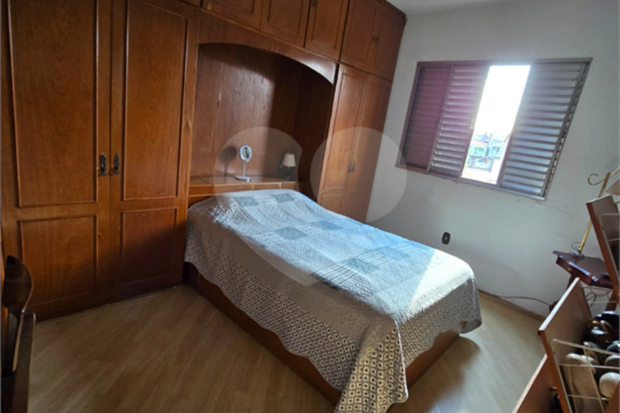 Sobrado à venda com 5 quartos, sendo 1 suíte, em Vila Bonilha, São Paulo, SP