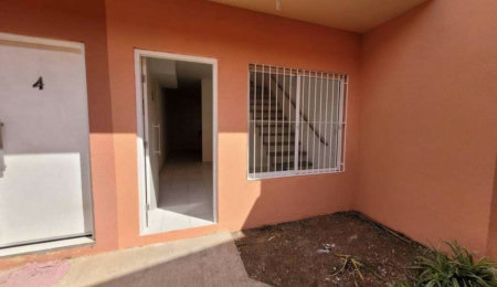 Casa em condomínio à venda com 2 quartos em Jardim Karolyne, Votorantim, SP