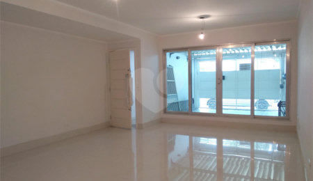 Sobrado à venda com 4 quartos, sendo 3 suítes, em Santo Amaro, São Paulo, SP