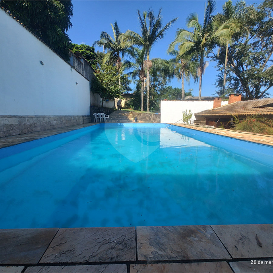 Chácara à venda com 4 quartos, sendo 3 suítes, em Campos de Atibaia, Atibaia, SP