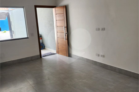 Sobrado à venda com 3 quartos, sendo 1 suíte,  em Vila Nivi, São Paulo, SP
