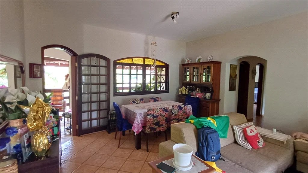 Casa à venda com 4 quartos, sendo 1 suíte,  no condomínio Jardim do Ribeirão I, Itupeva - SP