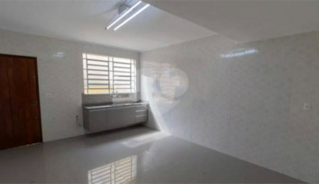 Sobrado à venda com 4 quartos em Parada Inglesa, São Paulo, SP