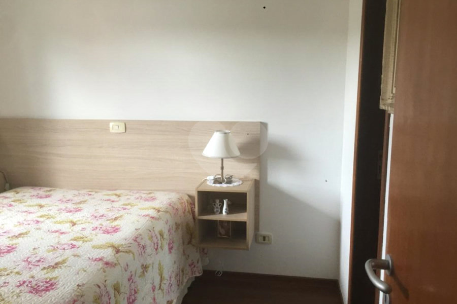 Casa à venda com 3 quartos, sendo 1 suíte, no condomínio Morada do Horto, São Paulo - SP