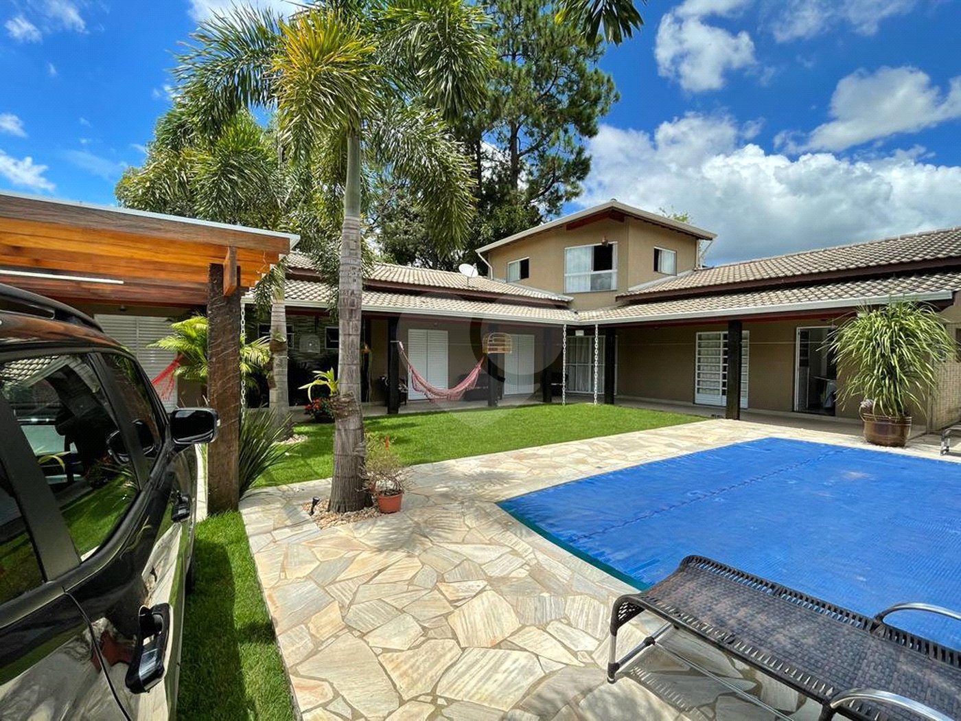 Casa à venda com 8 quartos, sendo 2 suítes,  em Jardim Estância Brasil, Atibaia, SP