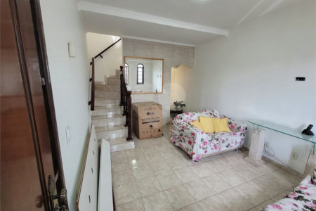 Sobrado à venda com 3 quartos, sendo 1 suíte, em Vila dos Remédios, São Paulo, SP
