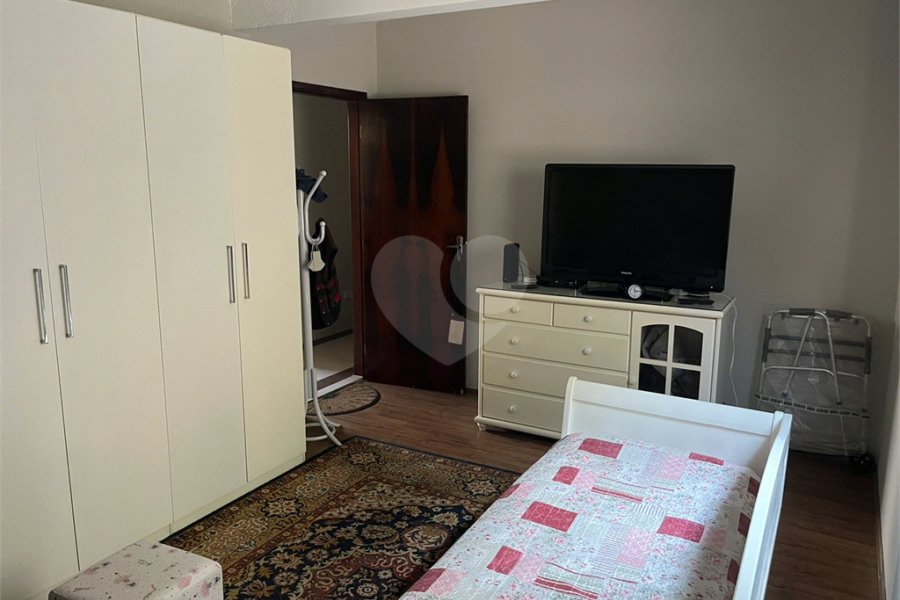 Sobrado à venda com 5 quartos em Horto, São Paulo, SP