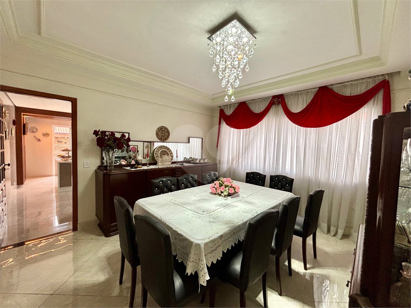 Casa à venda com 4 quartos, sendo 3 suítes, no condomínio Tremembé, São Paulo - SP