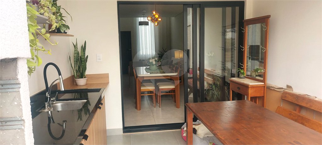 Casa à venda com 3 suítes no condomínio Villaggio Maranello, Vinhedo - SP