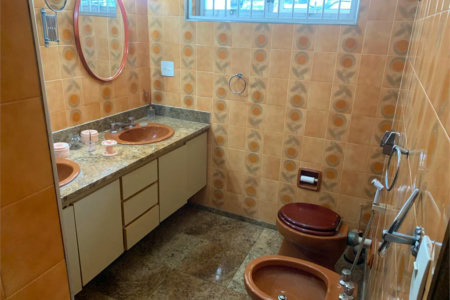 Casa à venda com 4 quartos, sendo 2 suítes, em Vila São Francisco, São Paulo, SP