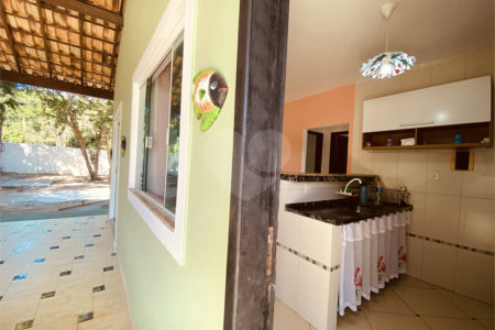 Casa em condomínio para alugar com 2 quartos, sendo 1 suíte, em Caravelas, Armação dos Búzios, RJ
