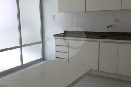 Apartamento à venda com 3 quartos, sendo 1 suíte, em Itaim Bibi, São Paulo, SP