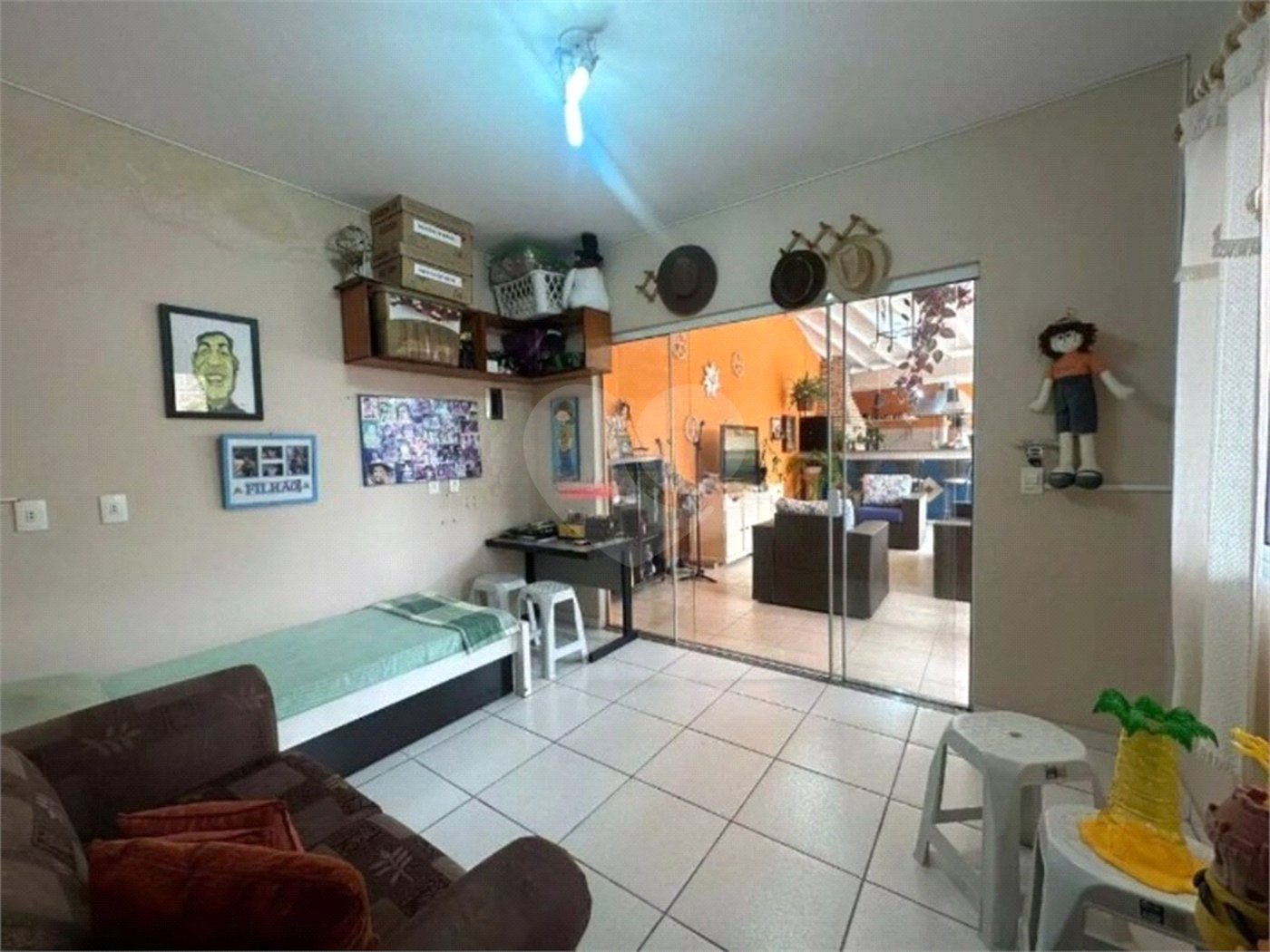 Casa à venda com 3 quartos, sendo 1 suíte, no condomínio Residencial Delle Stelle, Louveira - SP