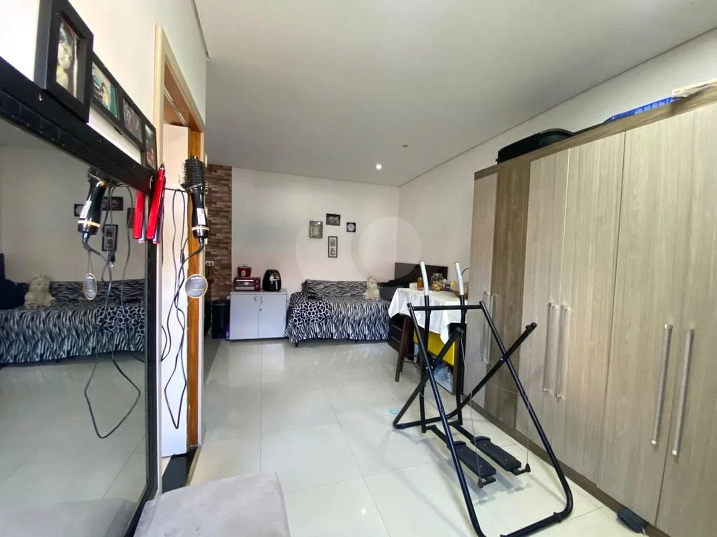 Casa à venda com 2 suítes no condomínio Pila, São Paulo - SP