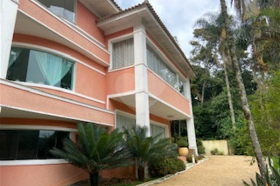 Casa à venda com 4 suítes no condomínio Parque Imperial da Cantareira, Mairiporã - SP