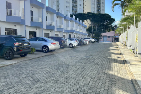 Casa para alugar com 2 quartos, sendo 1 suíte, no condomínio Terra Nostra III, São Paulo - SP