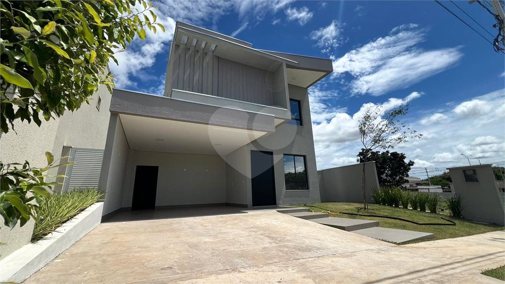 Casa à venda com 3 suítes no condomínio Brisas Horizontal, Cuiabá - MT