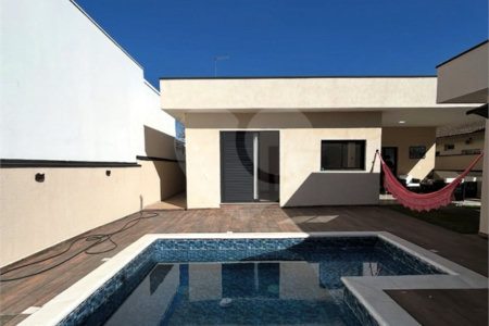 Casa à venda com 3 quartos, sendo 1 suíte, no condomínio Bosque dos Pires, Itatiba - SP