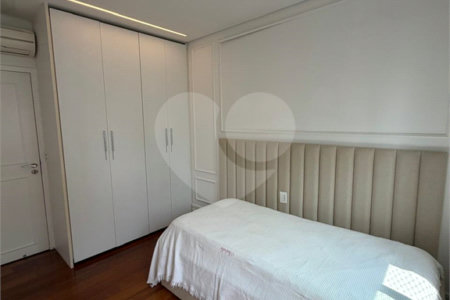 Apartamento à venda com 4 quartos, sendo 3 suítes, em Itaim Bibi, São Paulo, SP