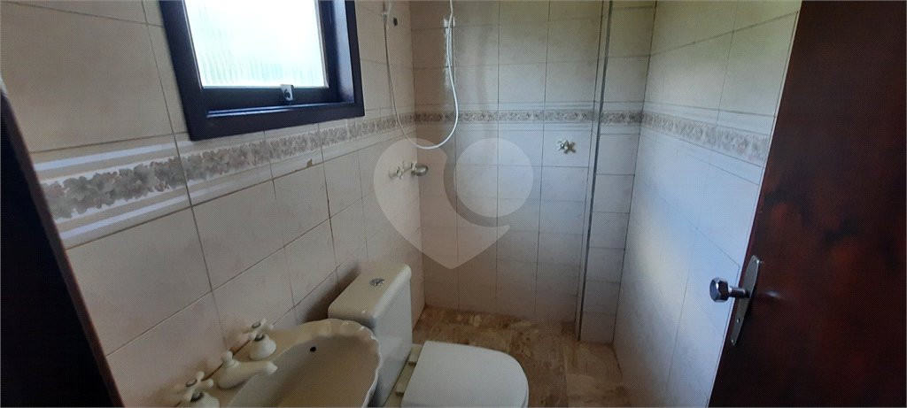 Casa à venda ou para alugar com 4 quartos, sendo 2 suítes, em Mantiqueira, Mairiporã, SP